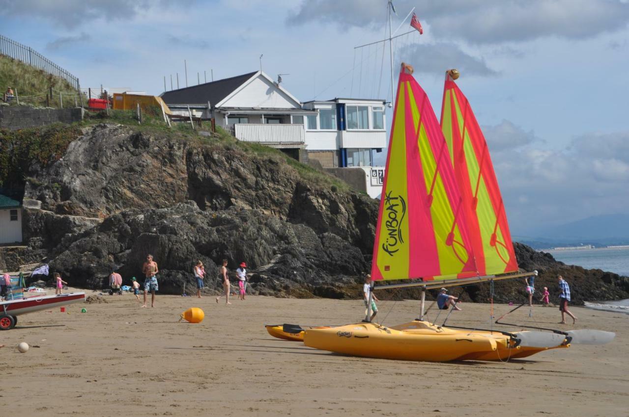 Stunning Beach Front House - Sleeps 6 Pwllheli Exterior photo