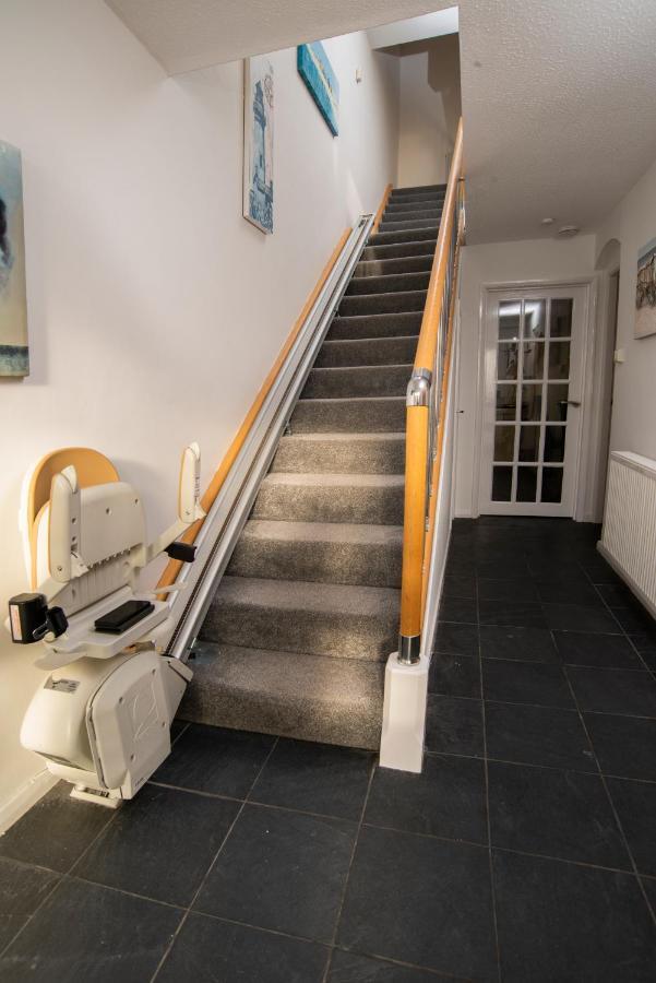 Stunning Beach Front House - Sleeps 6 Pwllheli Exterior photo